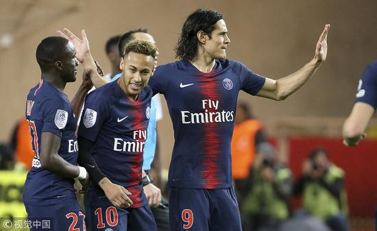 解放者杯战报：达尼洛制胜，弗拉门戈1-0帕尔梅拉斯夺冠（解放者杯决赛：达尼洛一锤定音，弗拉门戈1-0力克帕尔梅拉斯捧杯）