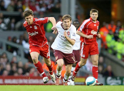 里程碑，恰尔汗奥卢出战利物浦迎来国米生涯200场（国米里程碑：恰尔汗奥卢战利物浦迎第200场）