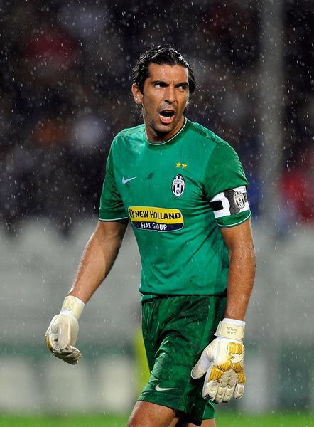 西班牙黄金一代再展实力（西班牙黄金一代再度发威）